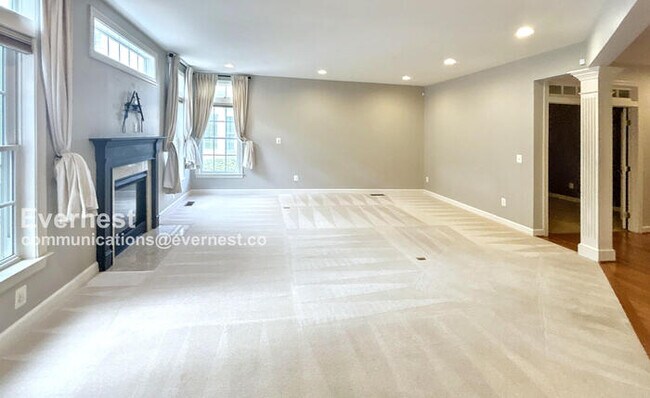 Building Photo - 1013 Dorthea Ct