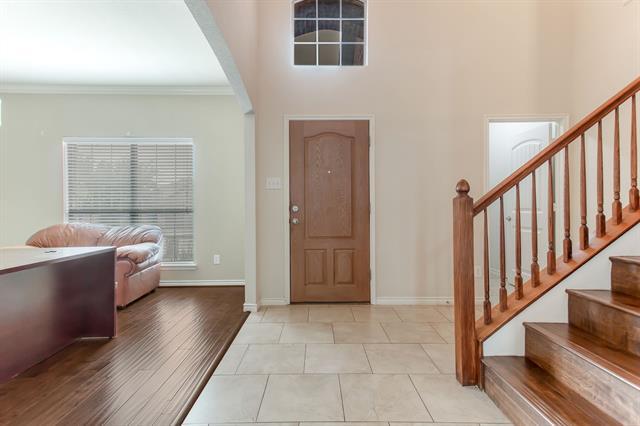 Building Photo - 720 Hardwood Dr