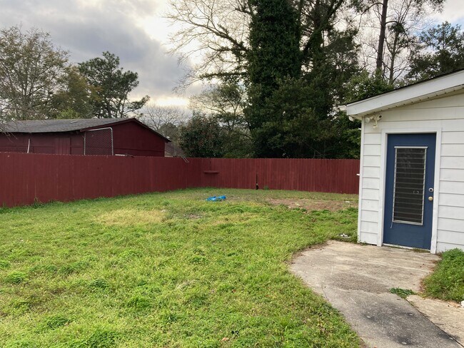 Backyard - 1005 Rosemont Dr