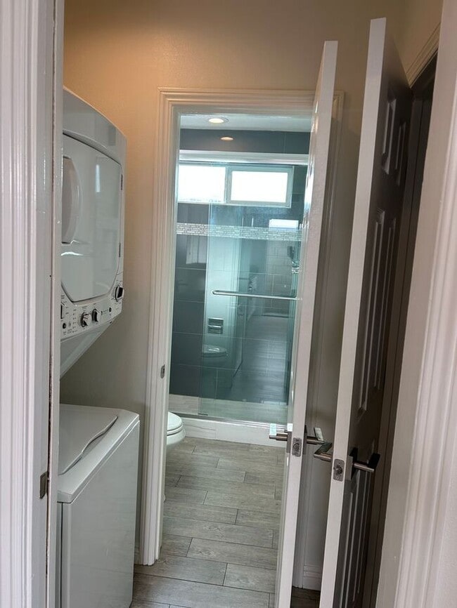 Building Photo - FANTASTIC 1BD 1BA FOR LEASE!