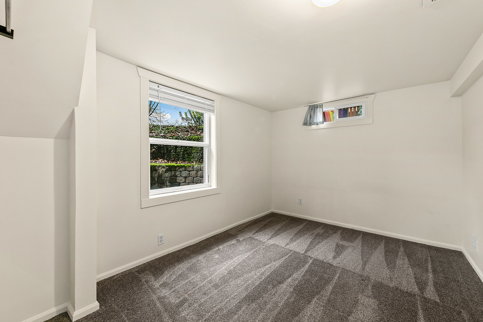 Building Photo - 2655 8th Ave W