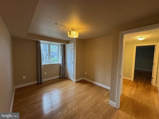 Building Photo - 6158 40 Winks Way