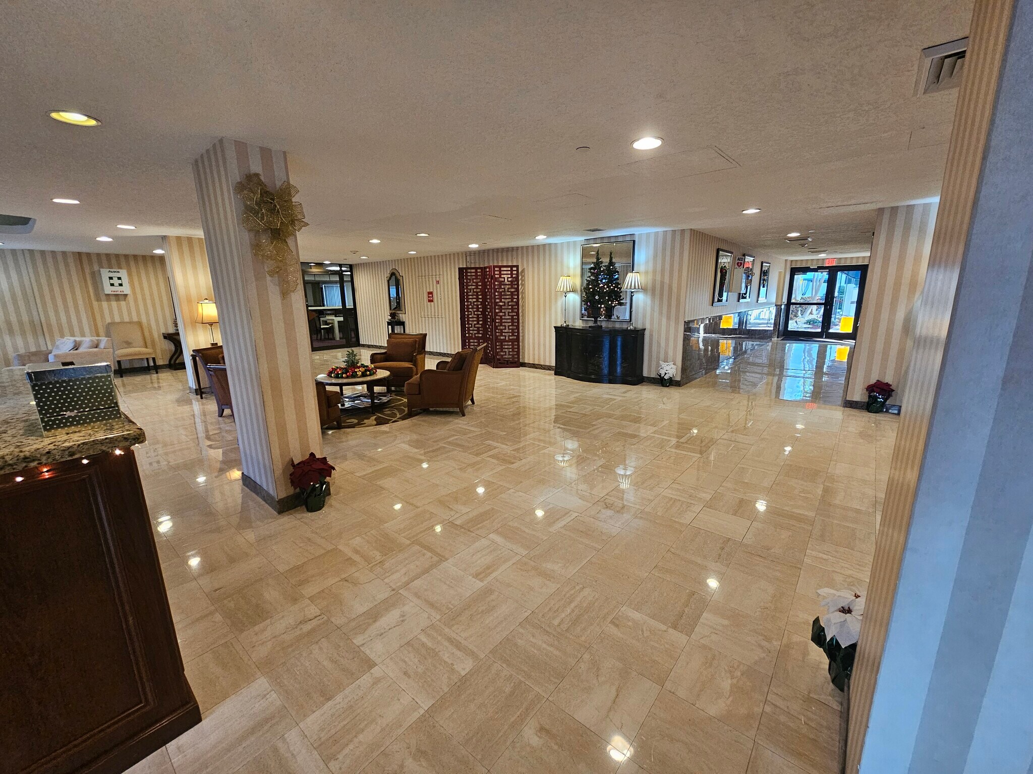 Building Photo - 3031 N Ocean Blvd