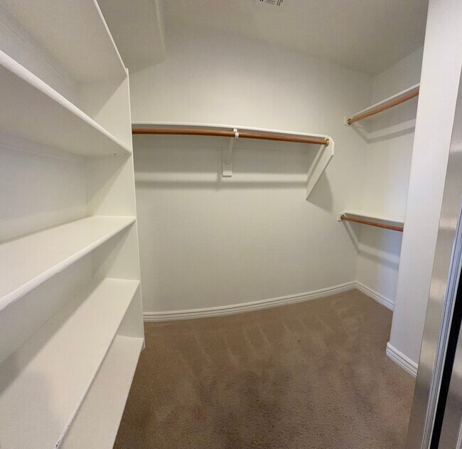 Building Photo - 205 N 74th St