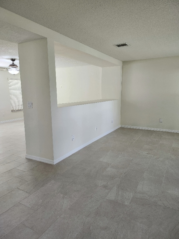 Building Photo - 13667 Phoenix Dr