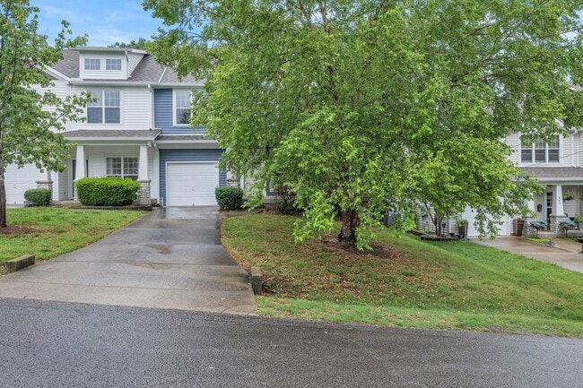 Building Photo - Spotless 3BR/2.5BA townhome minutes from West End, Downtown Nashville!