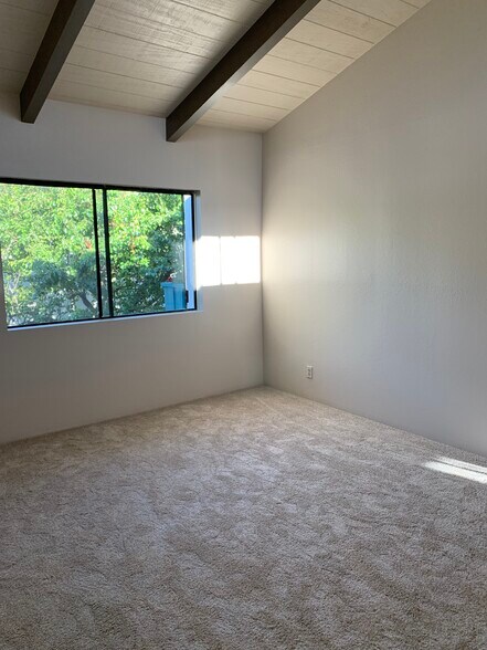 Building Photo - 181 N Kellogg Ave