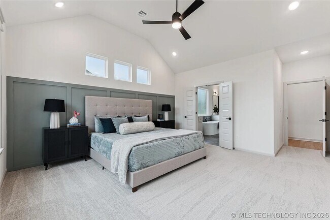 Building Photo - 5 Bed | 5 Bath House