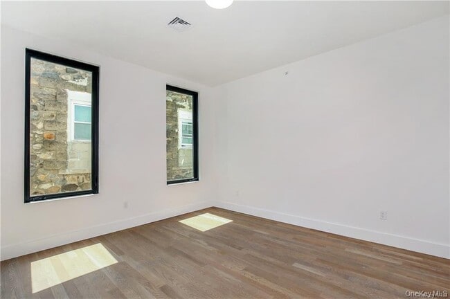 Building Photo - 708 Saw Mill River Rd