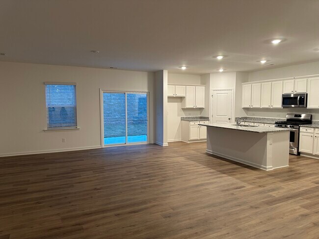 Building Photo - 721 Groover St