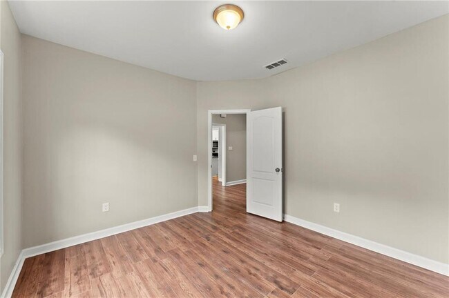 Building Photo - 52 Kaleb Ct