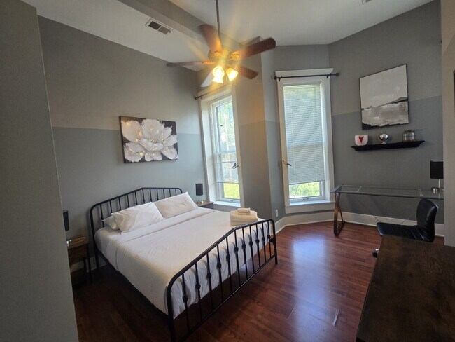 Building Photo - "2-Bed, 1-Bath apartment at South Brook Street, Louisville!"
