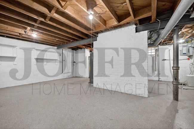 Building Photo - 21012 Hillgrove Ave