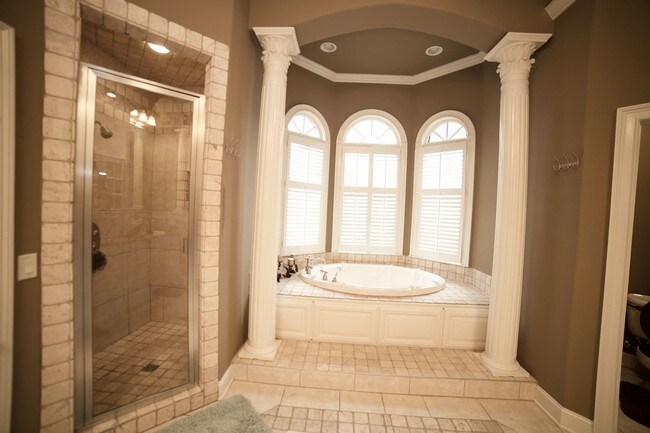 Building Photo - 4 br, 4 bath House - 106 Holbrook Drive