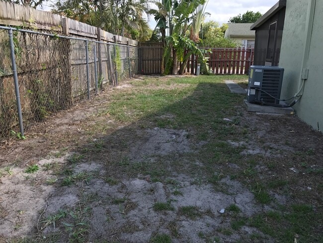 Building Photo - 4622 Toga Way