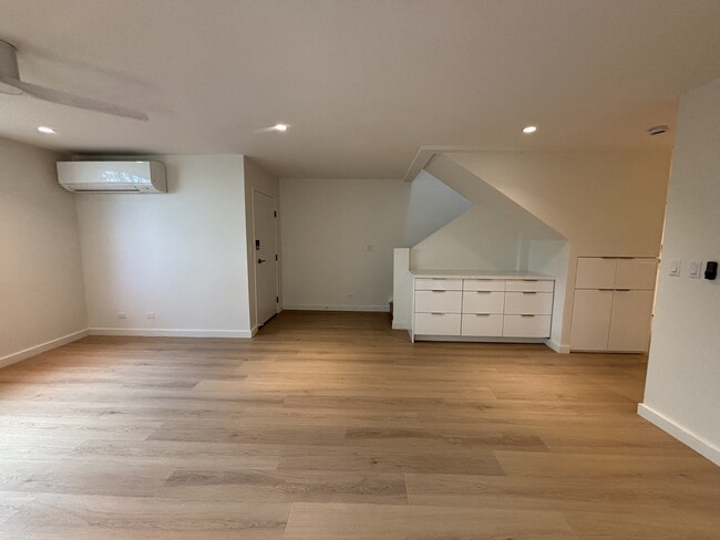Building Photo - 500 Kawaihae St