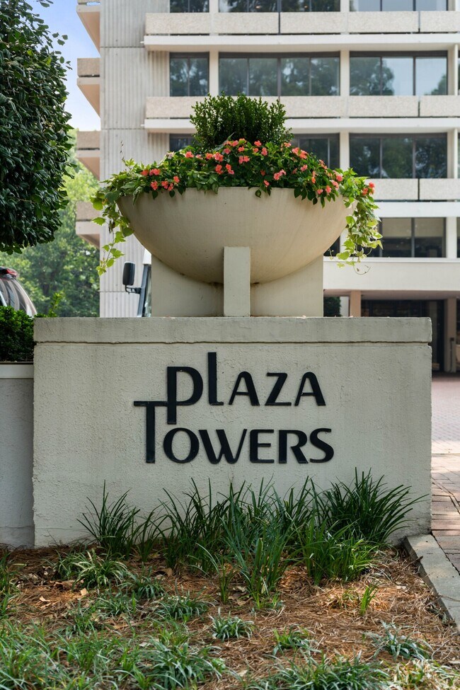 Building Photo - 2575 Peachtree Rd NE