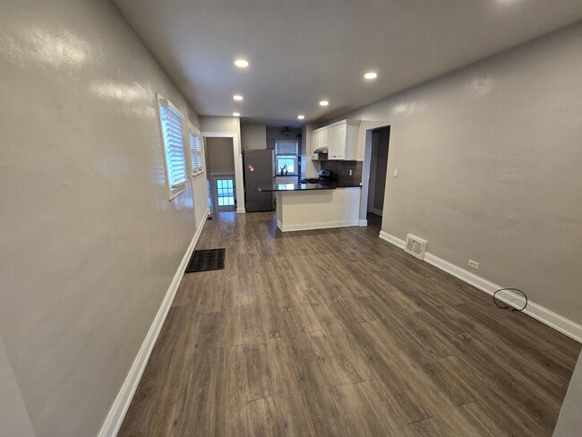 Building Photo - 185 Pick Ave