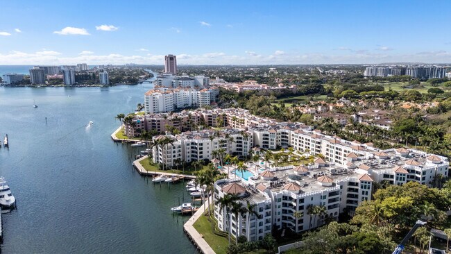 Building Photo - 100 SE 5th Ave