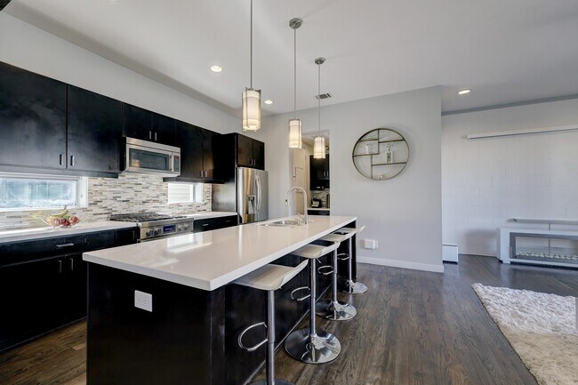 Building Photo - 1401 Fairview St