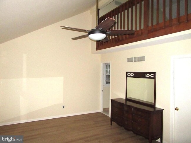 Building Photo - 512 Cobblers Ln