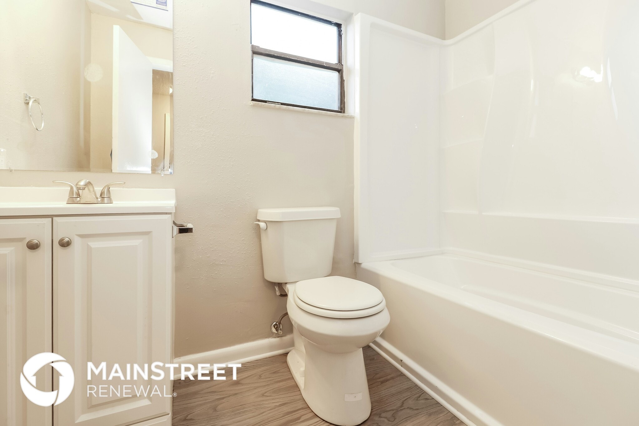 Building Photo - 672 28th Ave S