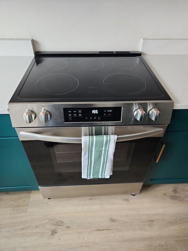 Building Photo - 1315 16th Ave S