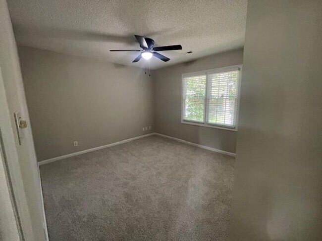 Building Photo - 210 Silk Hope Dr