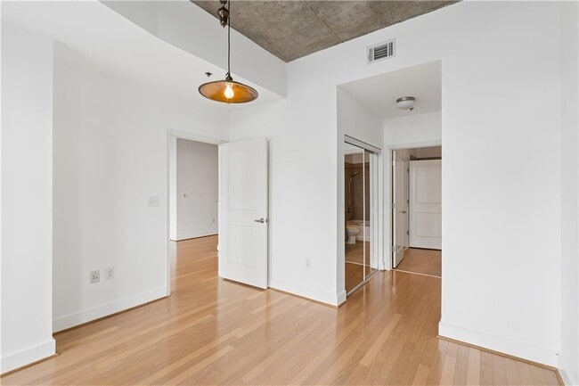 Building Photo - 950 W Peachtree St NW