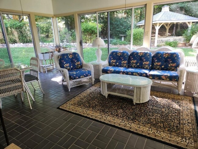 Building Photo - 1181 Lake Shore Cir