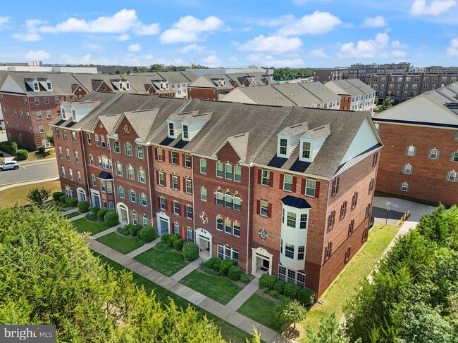 Building Photo - 43846 Artsmith Terrace