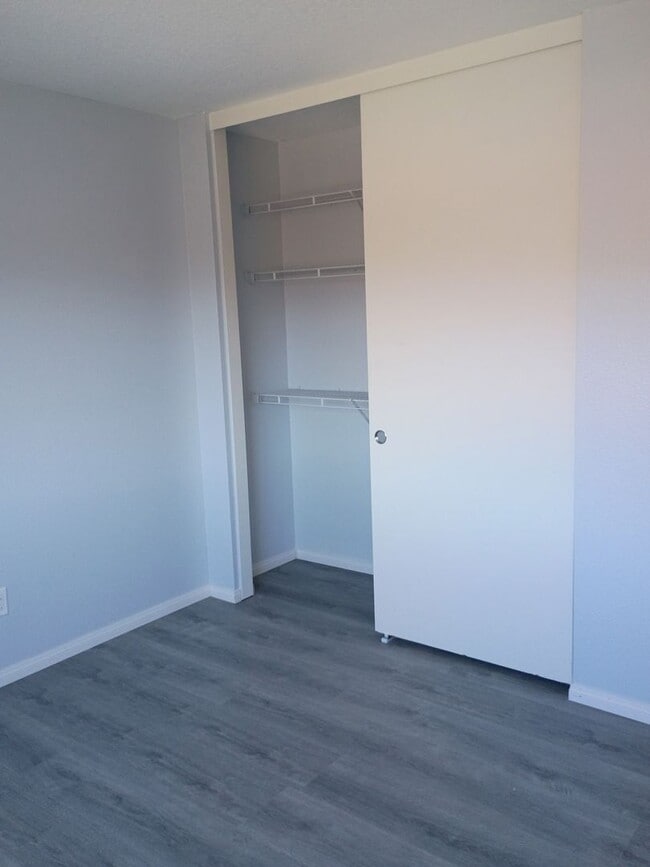 Building Photo - MOVE-IN -READY