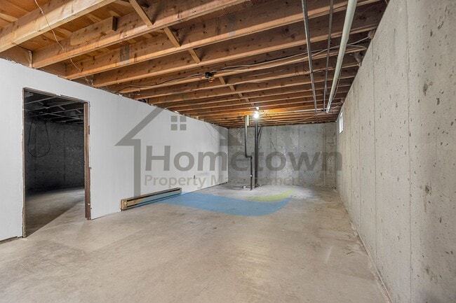 Building Photo - 2 Bedroom 1 Bath Home with Attached Garage...