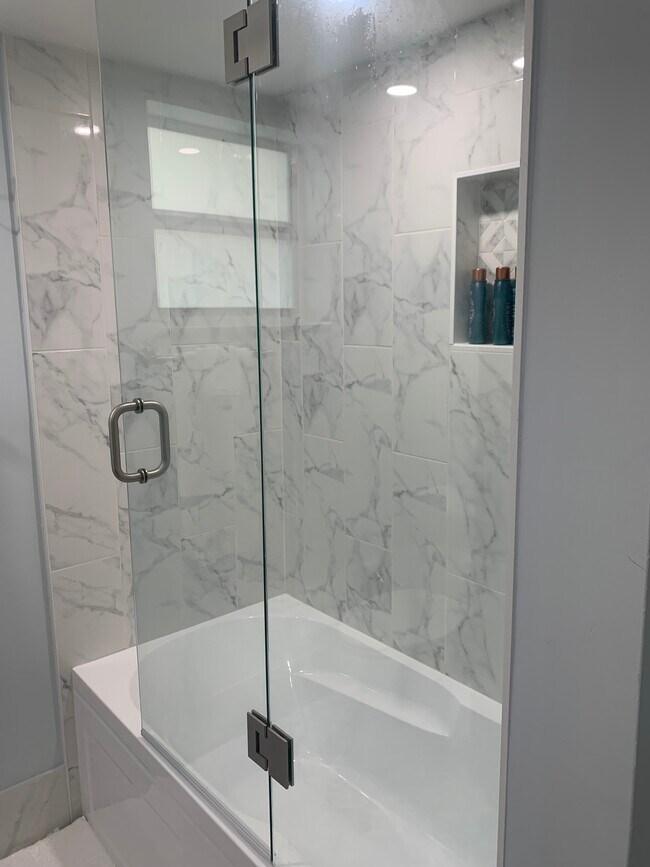 new tub and tile - 21 Colonial Club Dr