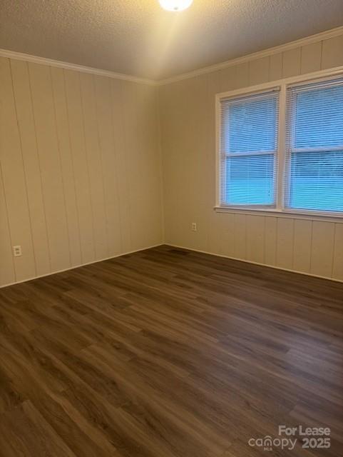 Building Photo - 3018 Oakdale Dr