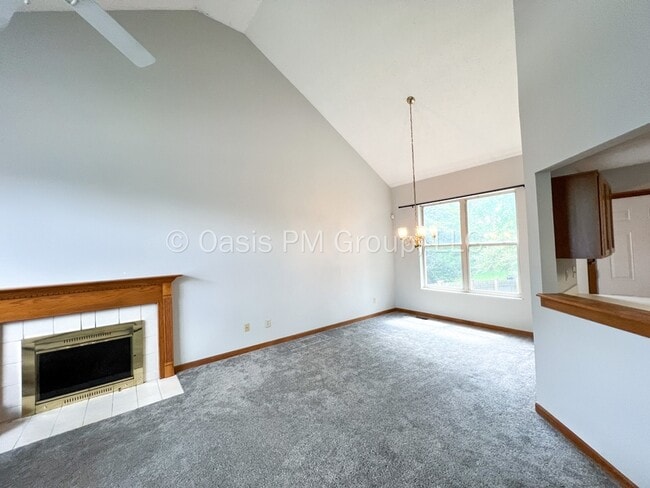 Building Photo - 8575 Kingsley Dr