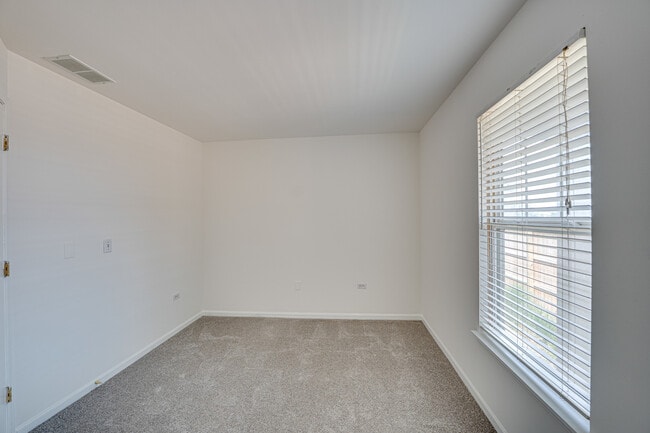 Building Photo - 2963 Saganashkee Ln