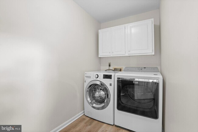 Building Photo - 638 Marlborough Point Rd