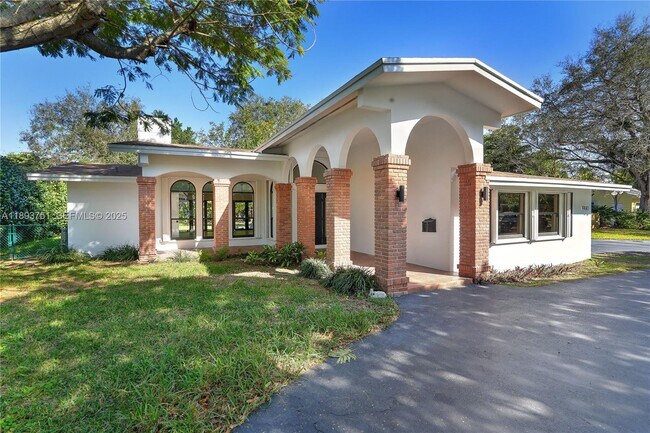 Building Photo - 6841 SW 130th Terrace