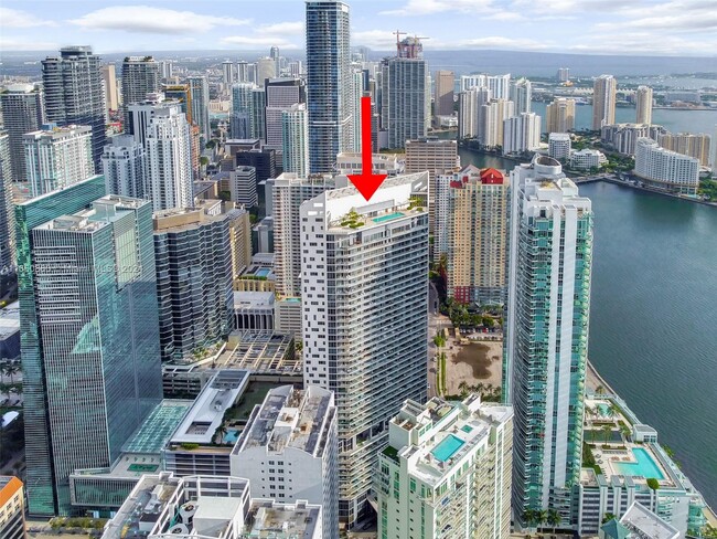 Building Photo - 1300 Brickell Bay Dr