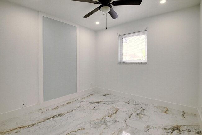 Building Photo - 701 Florida Mango Rd