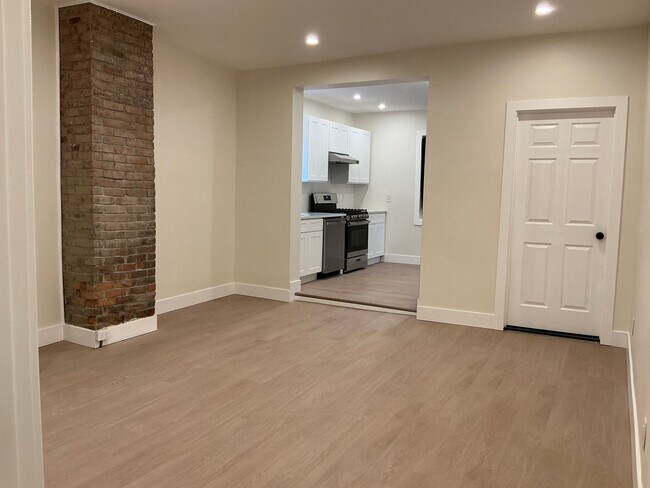 Building Photo - Refine Tyler Realty LLC