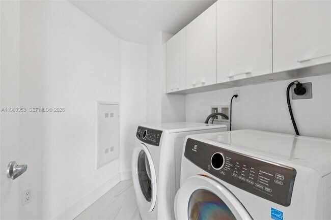 Building Photo - 330 Sunny Isles Blvd