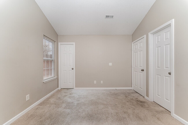 Building Photo - 302 Apple Ridge Rd