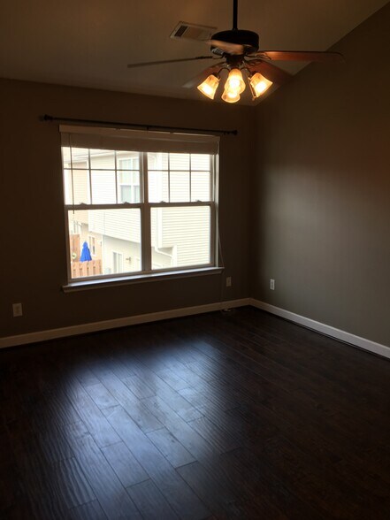 Building Photo - 2015B Beech Avenue