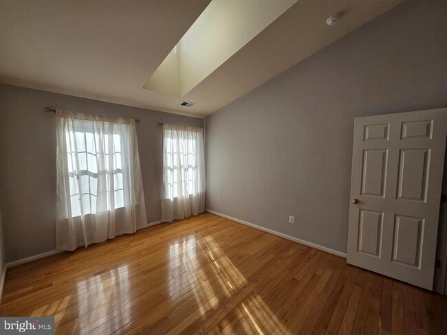 Building Photo - 20387 Fallsway Terrace