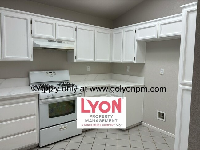 Building Photo - Stunning Home in convenient Elk Grove loca...