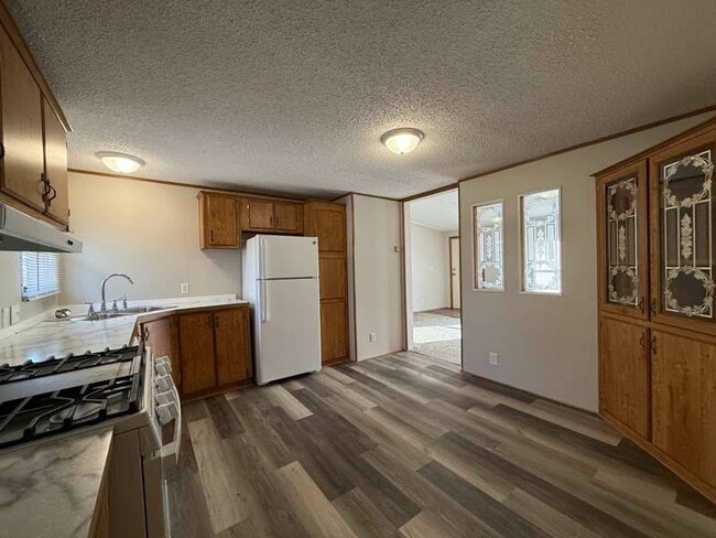 Building Photo - Spacious & Affordable 3BR Home in Belleville - Pet-Friendly, Central AC & Only $900!