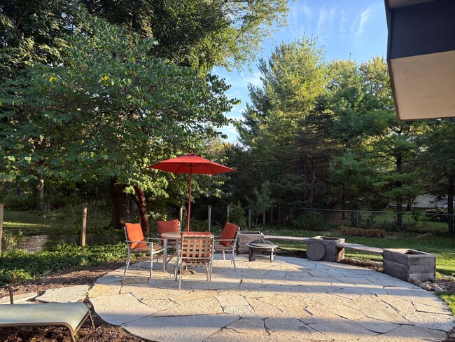 Building Photo - 5601 Russett Rd