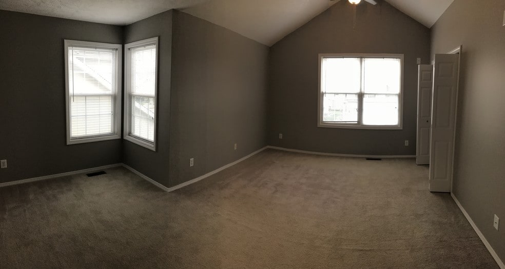 Building Photo - 1204 Riviera Dr